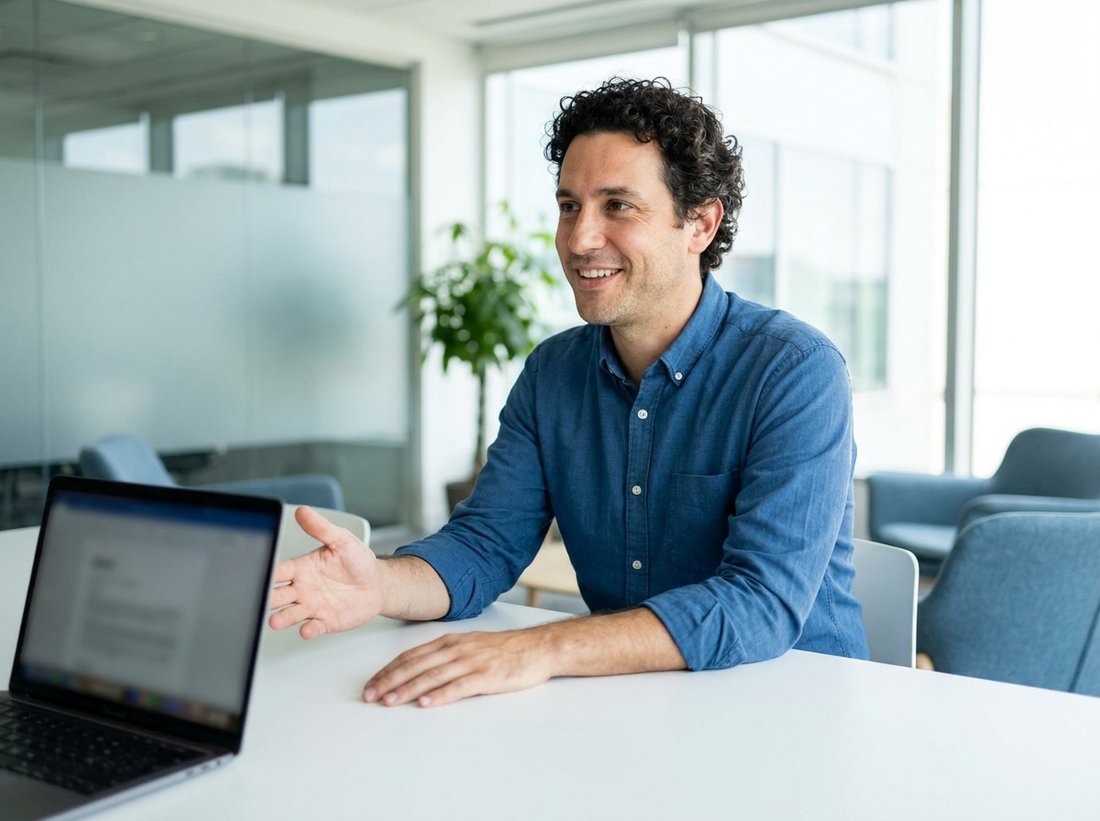 Profissional em reunião online em inglês